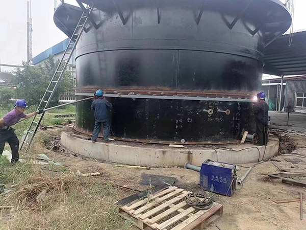 昌邑鴻天化工濕式氣柜安裝中